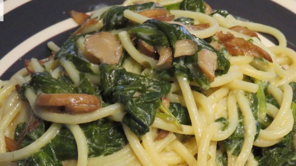 Pasta Al Pesto Y Hongos